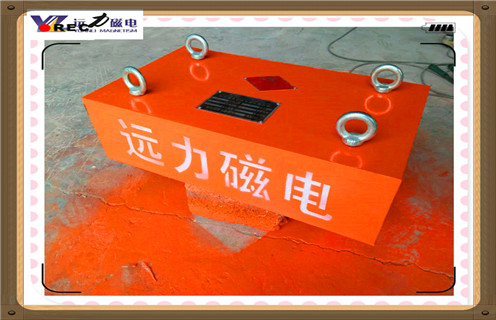 懸掛式永磁除鐵器，四川懸掛式永磁除鐵器生產(chǎn)_內(nèi)部磁塊安裝方法_四川懸掛式永磁除鐵器生產(chǎn)型號價格  
